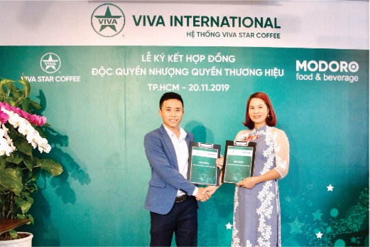  Lễ ký kết Hợp đồng Độc quyền Nhượng quyền Thương hiệu VIVA STAR COFFEE tại Nha Trang – Khánh Hoà giữa Công ty Cổ phần VIVA STAR COFFEE và Công ty Cổ phần MODORO F&B