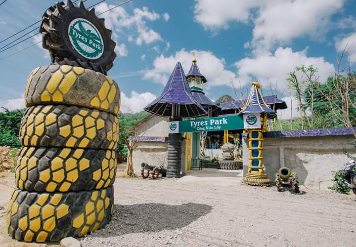 Độc đáo công viên lốp xe - Tyres Park