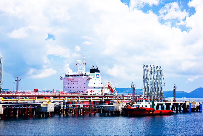 Cảng Kho xăng dầu ngoại quan Vân Phong.