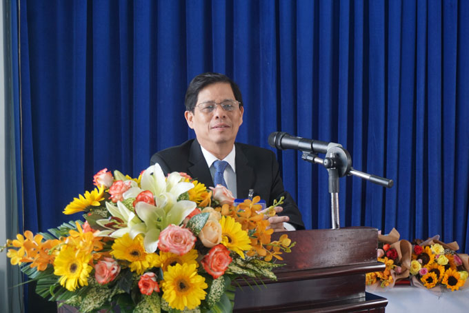 Ông Nguyễn Tấn Tuân phát biểu chúc mừng