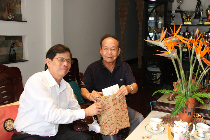  Ông Nguyễn Tấn Tuân tặng quà, chúc Tết gia đình ông Võ Lâm Phi - Nguyên Phó Bí thư Tỉnh ủy, Chủ tịch UBND tỉnh