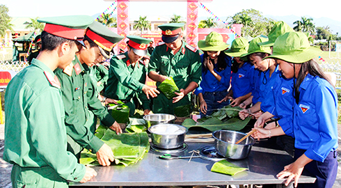 “Ngày hội bánh chưng xanh vì người nghèo” tại Tiểu đoàn Bộ binh 460.