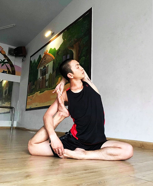 Vận động viên Phạm Văn Ngọc (CLB Surya Yoga Nha Trang)