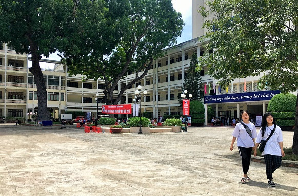 Trường Đại học Khánh Hòa. 