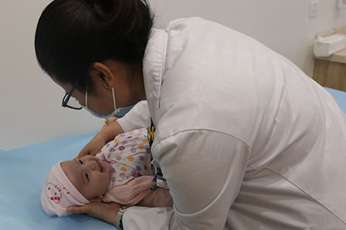 Trẻ được tiêm vắc xin đúng lịch sẽ có một nền tảng sức khỏe tích cực cho sự phát triển trong tương lai