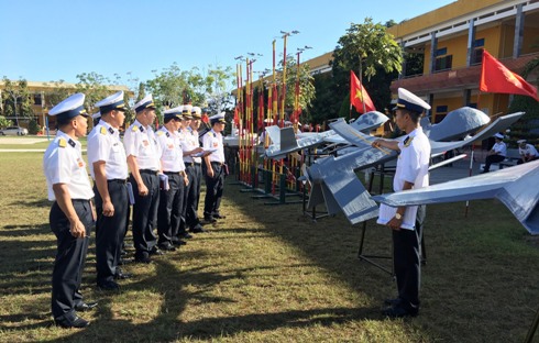 Lữ đoàn 146 Hải quân chấm điểm thi đua mô hình học cụ phục vụ huấn luyện