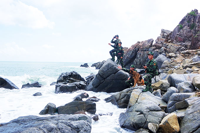Lực lượng Bộ đội Biên phòng tỉnh tuần tra trên tuyến biên giới biển.