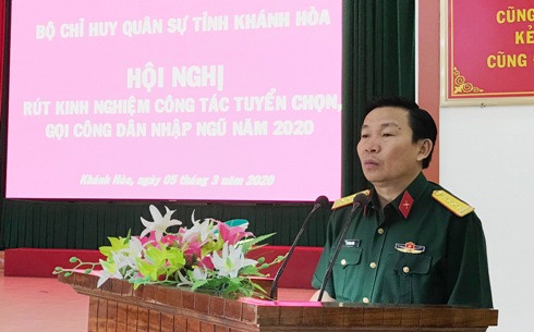 Đại tá Lê Công Chín kết luận hội nghị.