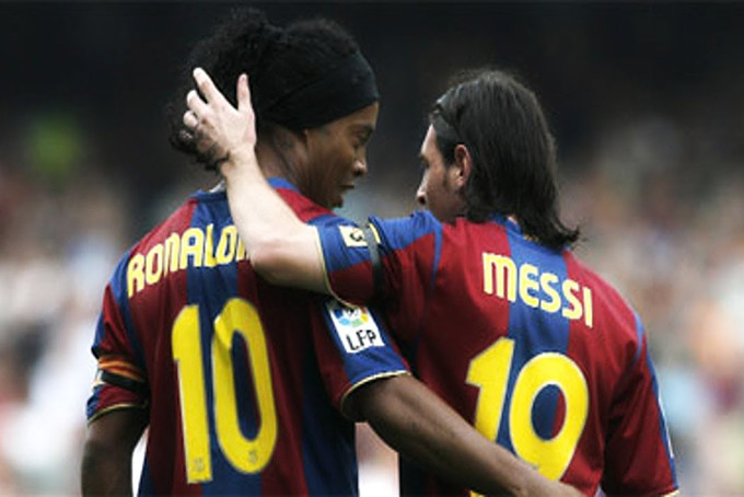 Ronaldinho là người có ảnh hưởng lớn với Messi. (Ảnh: Internet)