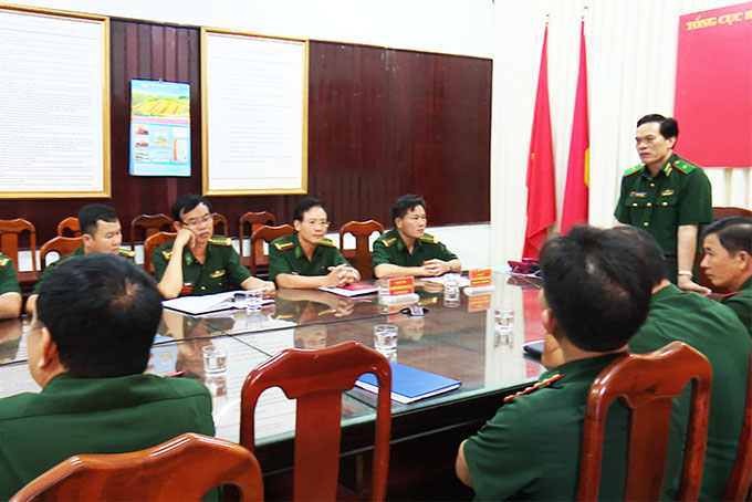 Thiếu tướng Hoàng Đăng Nhiễu phát biểu chỉ đạo tại buổi làm việc.