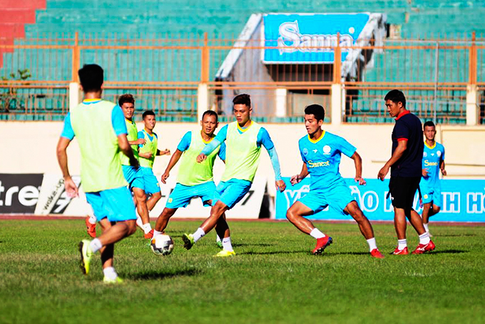 Đội bóng Sanna Khánh Hòa - Biển Việt Nam vẫn duy trì  tập luyện chờ ngày thi đấu trở lại.