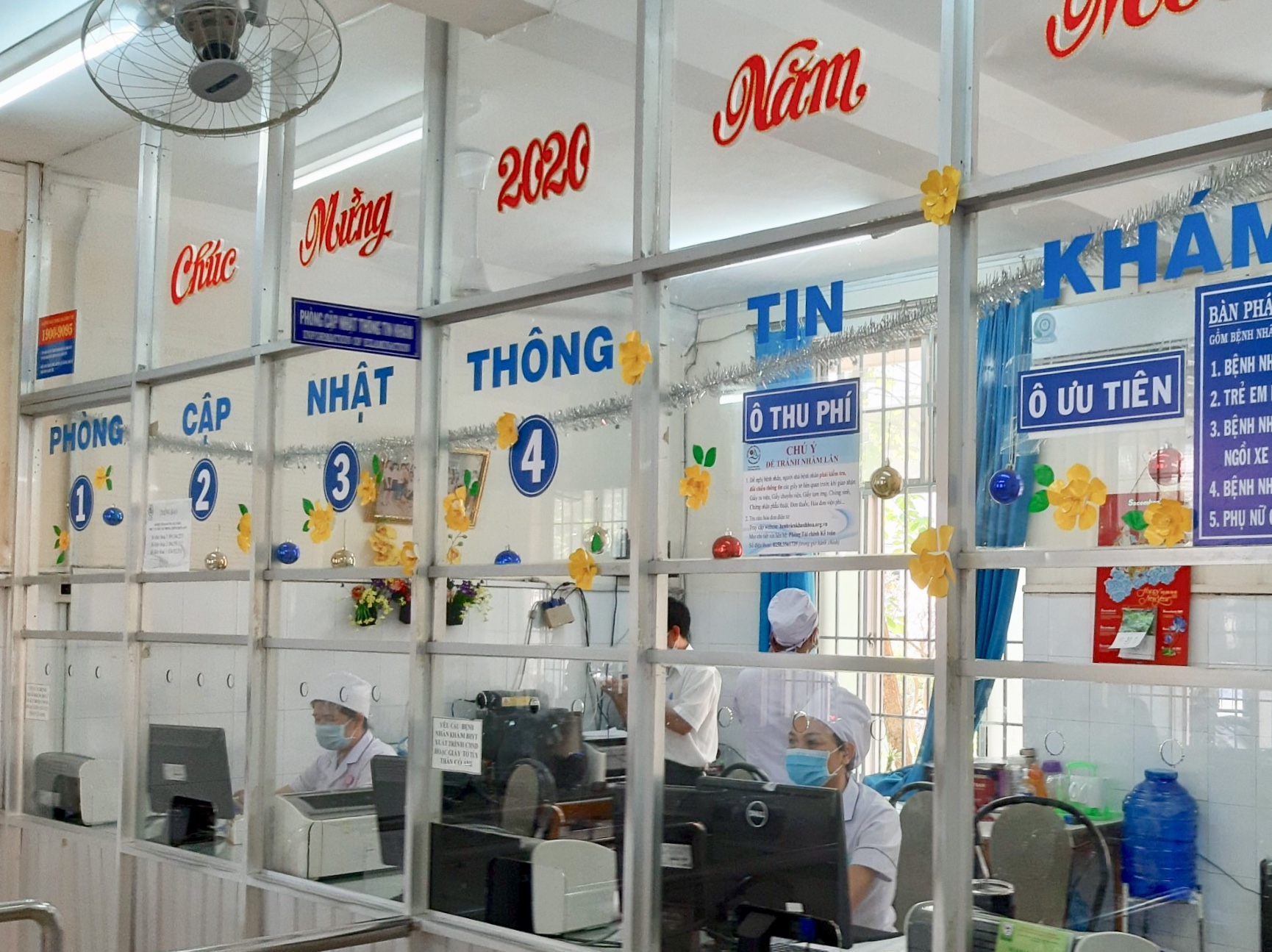 Bệnh viện Đa khoa tỉnh Khánh Hòa thực hiện đăng ký khám bệnh qua điện thoại