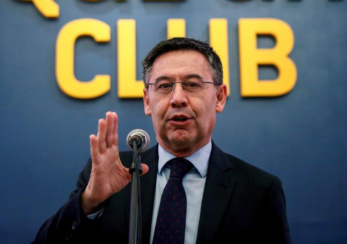 Chủ tịch Bartomeu yêu cầu cầu thủ Barcelona giảm lương để hỗ trợ CLB vượt khó