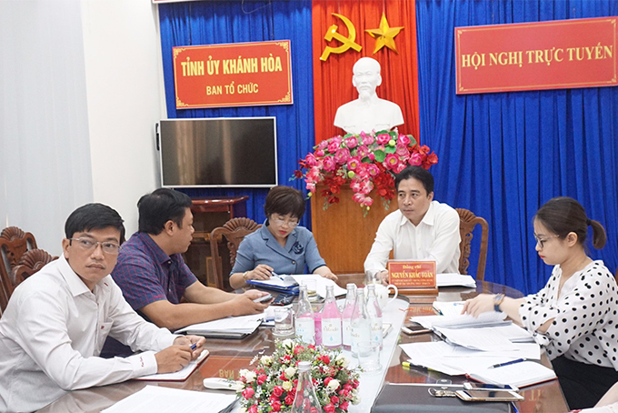 Góp ý các dự thảo tờ trình, đề án, quy định của Trung ương về công tác cán bộ