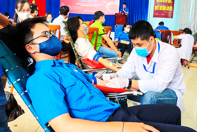 Tỉnh đoàn tổ chức hiến máu tình nguyện ứng phó với tình huống khẩn cấp do dịch Covid-19.