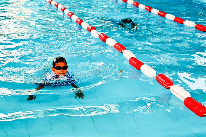 Học bơi tại một trường trên địa bàn TP. Nha Trang. 