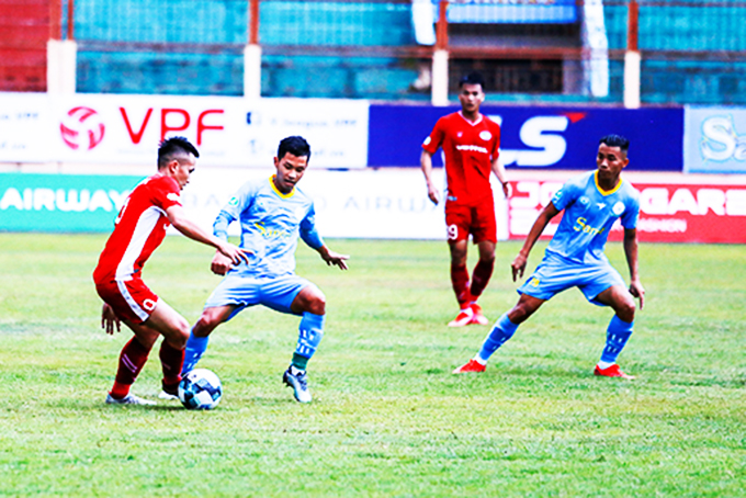 Các cầu thủ Sanna Khánh Hòa - Biển Việt Nam trong trận đấu với Viettel ở Cúp Quốc gia.