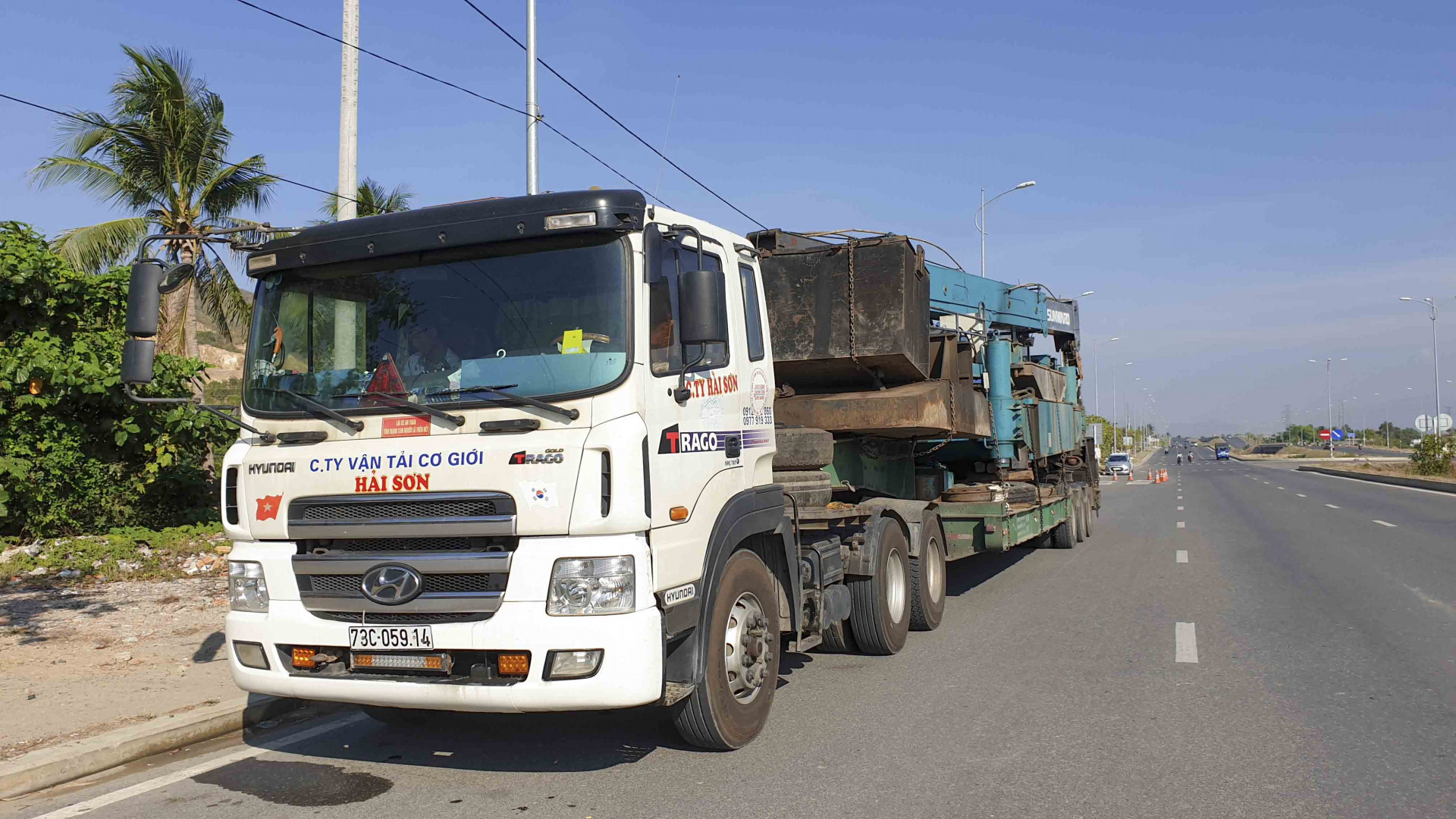 Xe của Công ty vận tải cơ giới Hải Sơn chở quá tải.