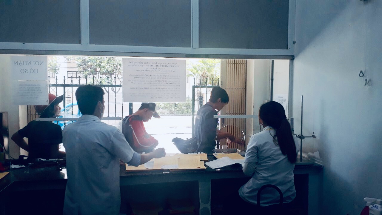 Bệnh nhân uống Methadone tại cơ sở y tế ở TP. Nha Trang