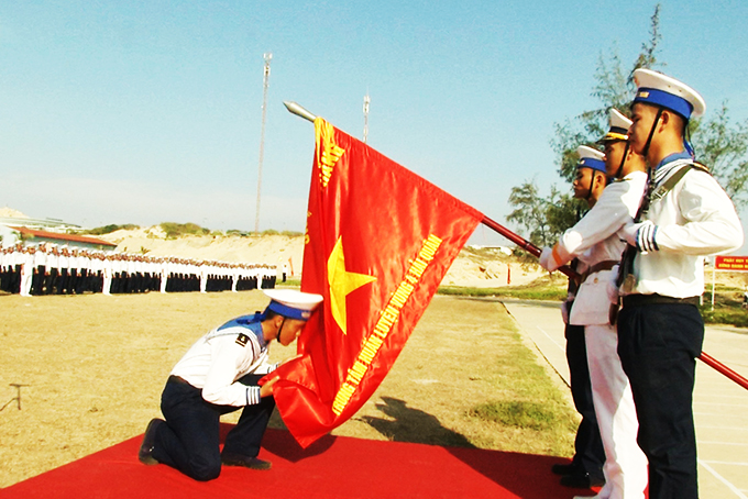 Các đơn vị thuộc Vùng 4 Hải quân: Tổ chức lễ tuyên thệ chiến sĩ mới