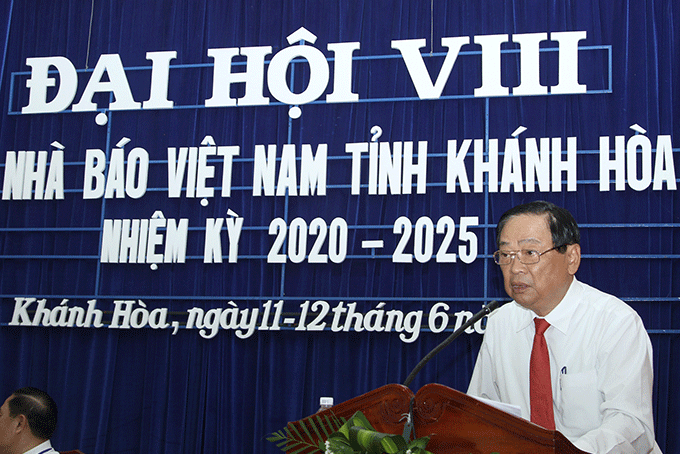 Ông Mai Đức Lộc phát biểu tại đại hội. 