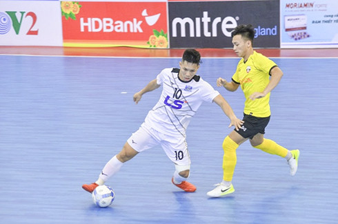 Thái Sơn Nam (áo trắng) trong trận đấu năm ngoái (nguồn:VFF)
