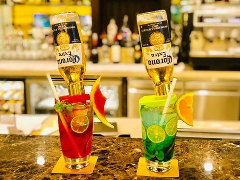 Cocktail “Upside Down Corona” là món đồ uống đắt khách nhất của hệ thống Vinpearl City Hotel thời gian gần đây (Nguồn: Vinpearl Condotel Phủ Lý)