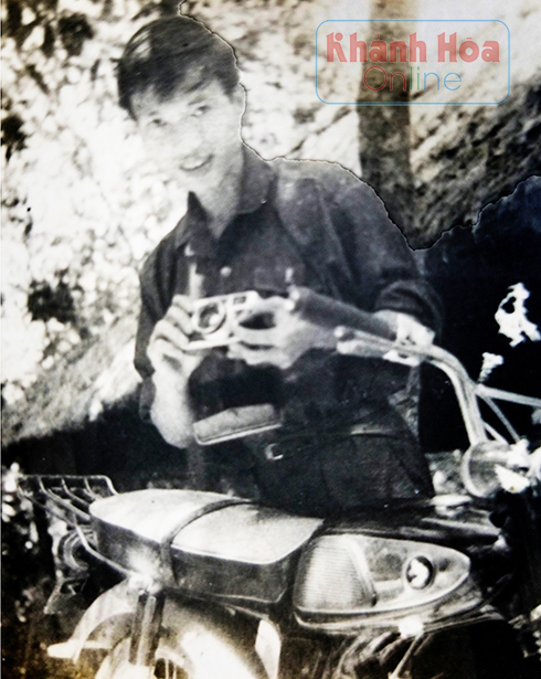 Nhà báo Hà Bình tại chiến trường Phú Yên  năm 1973.