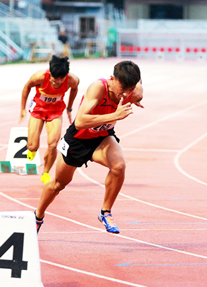 Trần Nhật Hoàng trên đường chạy 400m Cúp Tốc độ Thống Nhất. (Nguồn: fb Trần Nhật Hoàng)