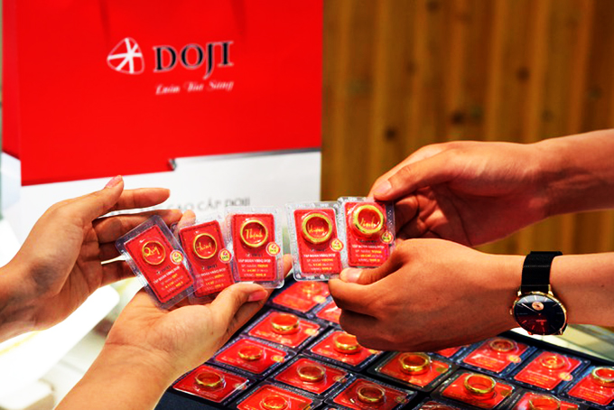 Giá vàng tại Tập đoàn DOJI tăng thêm 100.000 đồng/lượng ở chiều bán ra.