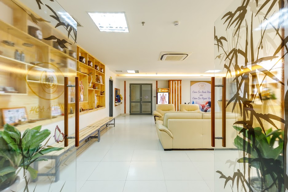 Phòng khám Hòa Ái Viên chuyên khoa Y học cổ truyền và Phục hồi chức năng – Chăm sóc bệnh nhân như chăm sóc người thân