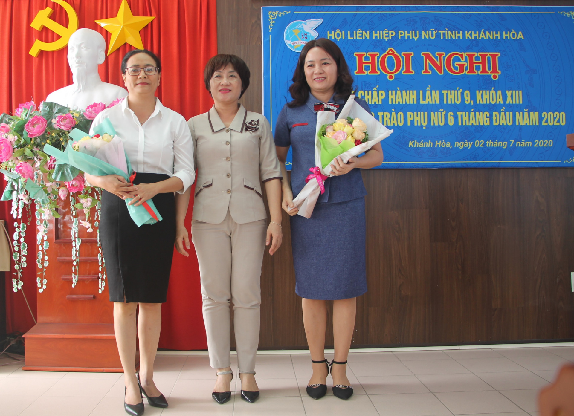 2 Phó Chủ tịch Hội LHPN Khánh Hòa được bầu bổ sung ra mắt hội nghị