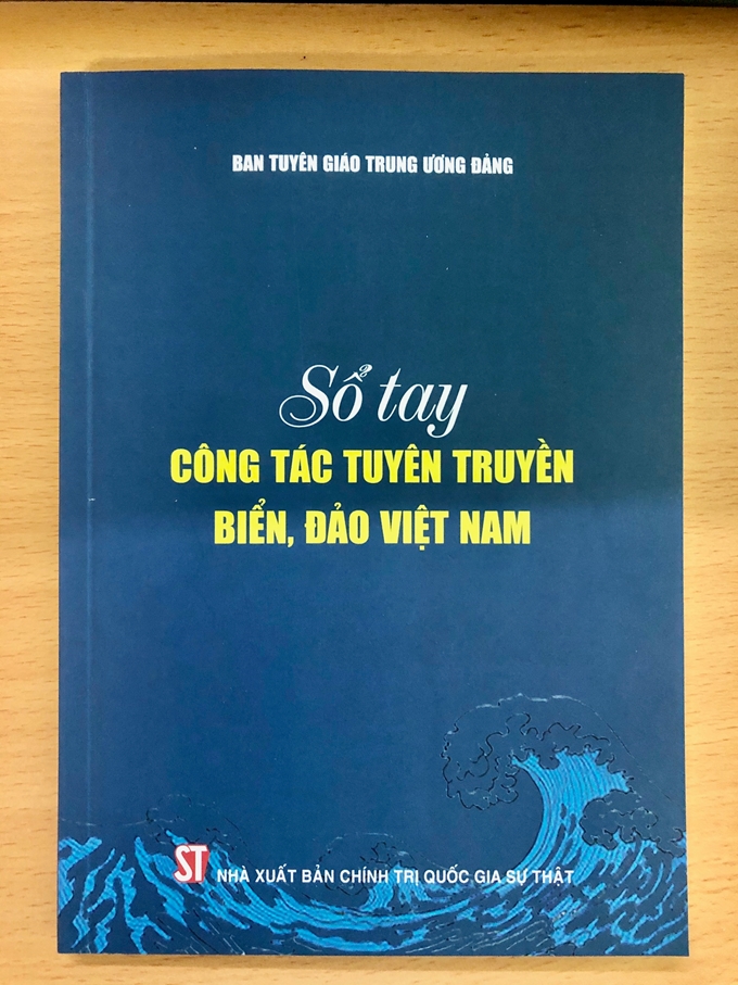 Sổ tay Công tác tuyên truyền biển, đảo Việt Nam. (Ảnh: BL) 