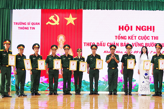 Trường Sĩ quan Thông tin: Tổng kết cuộc thi "Theo dấu chân Bác, vững bước dưới cờ Đảng"