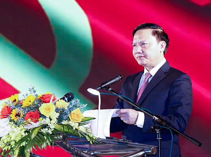 Ông Nguyễn Khắc Định đọc diễn văn tại buổi lễ