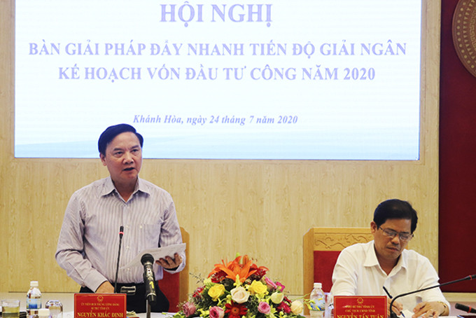 Ông Nguyễn Khắc Định chỉ đạo tại hội nghị.