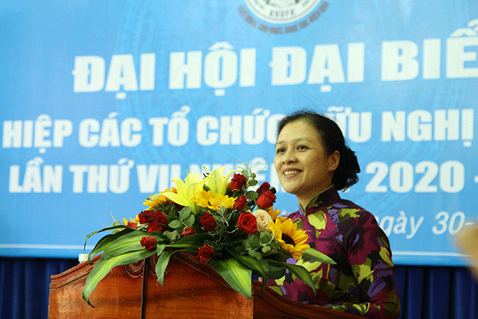 Bà Nguyễn Phương Nga phát biểu chào mừng đại hội. 