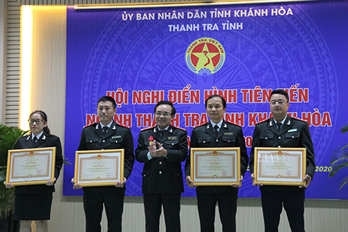 Các tập thể được nhận bằng khen của Tổng Thanh tra Chính phủ.
