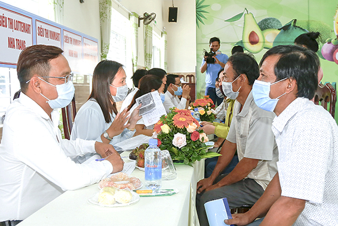 Để nông sản Khánh Sơn vào siêu thị