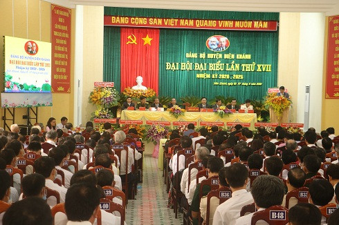 Quang cảnh Đại hội Đảng bộ huyện Diên Khánh lần thứ XVII.