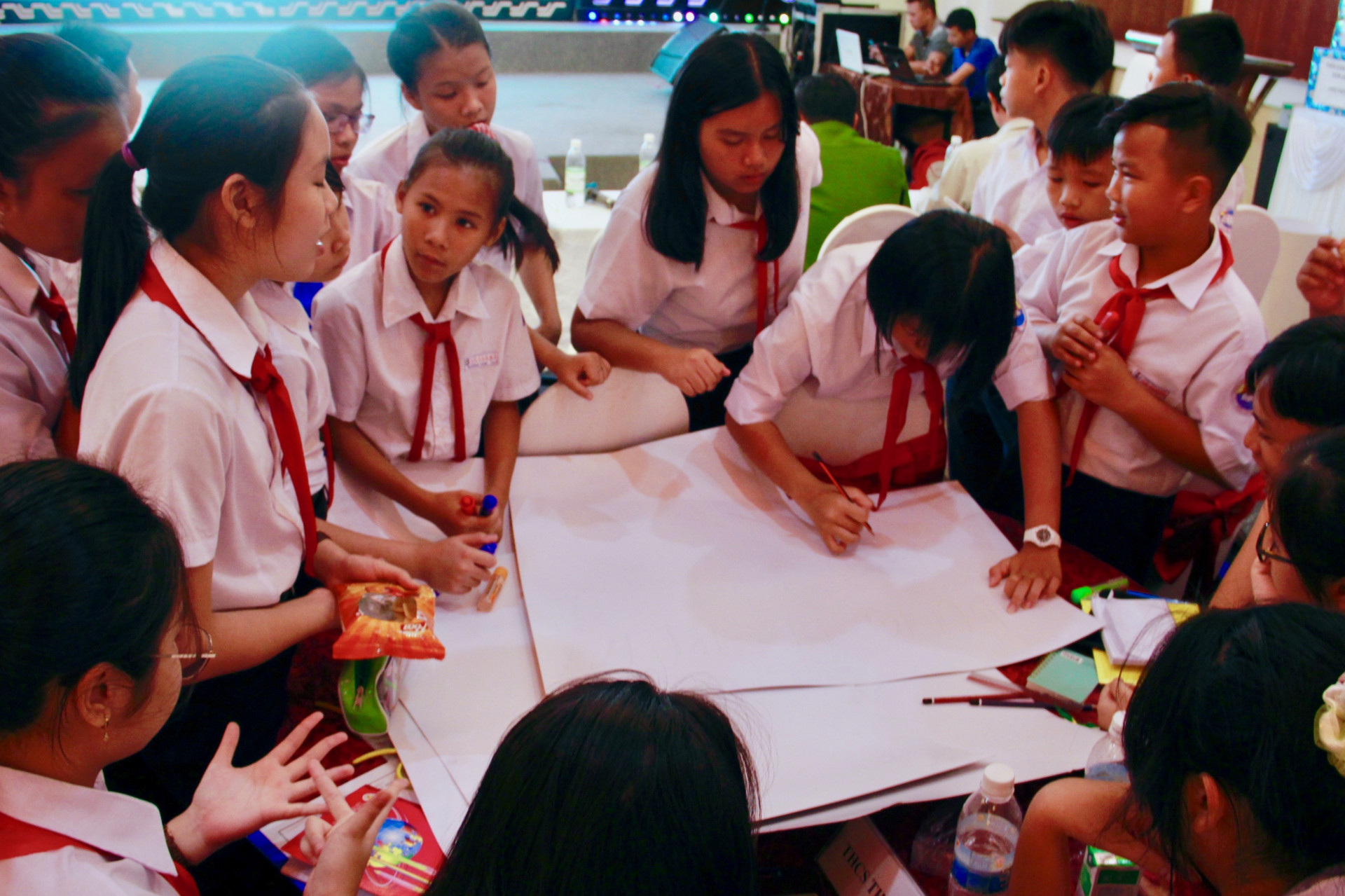 Các em tham gia thảo luận tại Diễn đàn trẻ em TP.Nha Trang năm 2020