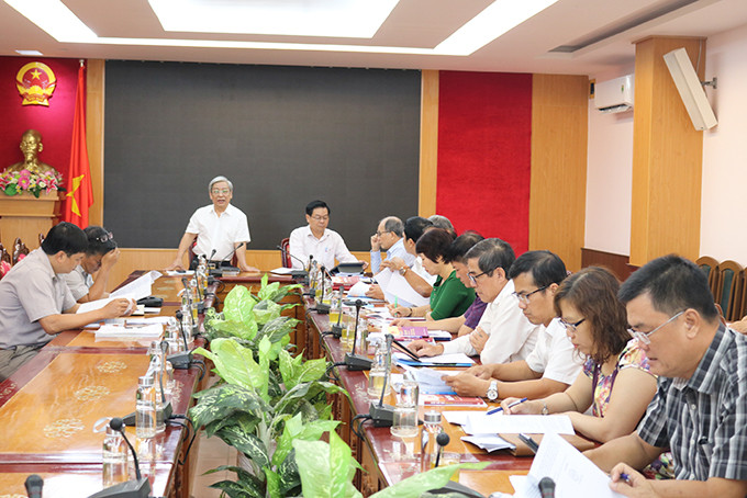 Ngày 20-8, ông Lê Xuân Thân - Trưởng đoàn Đại biểu Quốc hội tỉnh, Phó Chủ tịch HĐND tỉnh cùng đoàn công tác làm việc với Sở Tài nguyên và Môi trường về công tác giám sát chuyên đề thu hồi đất.