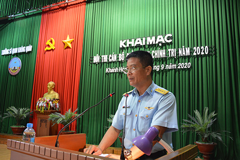Đồng chí Đại tá Nguyễn Minh Tuấn, Chính ủy Nhà trường - Trưởng ban Chỉ đạo Hội thi phát biểu và khai mạc Hội thi