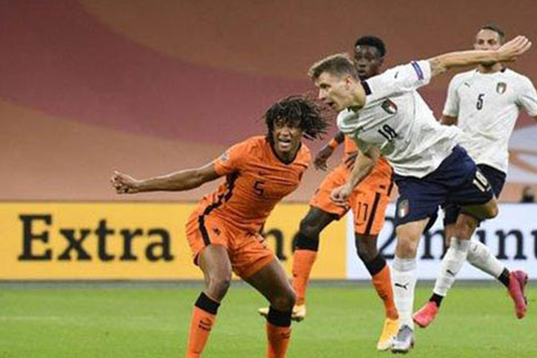 Đội tuyển Hà Lan tỏ ra lúng túng trong lối chơi thời hậu Ronald Koeman.
