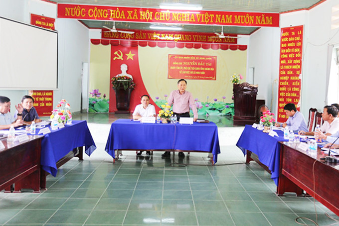 Ông Nguyễn Đắc Tài làm việc với xã Ninh Xuân.