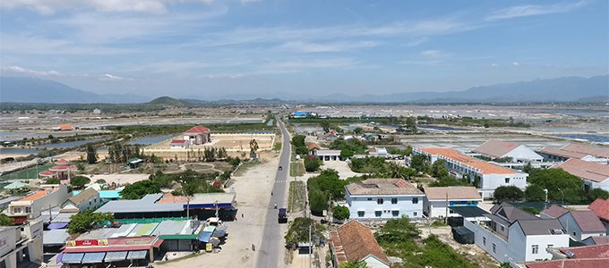 Vùng muối Ninh Diêm (Ninh Hòa).