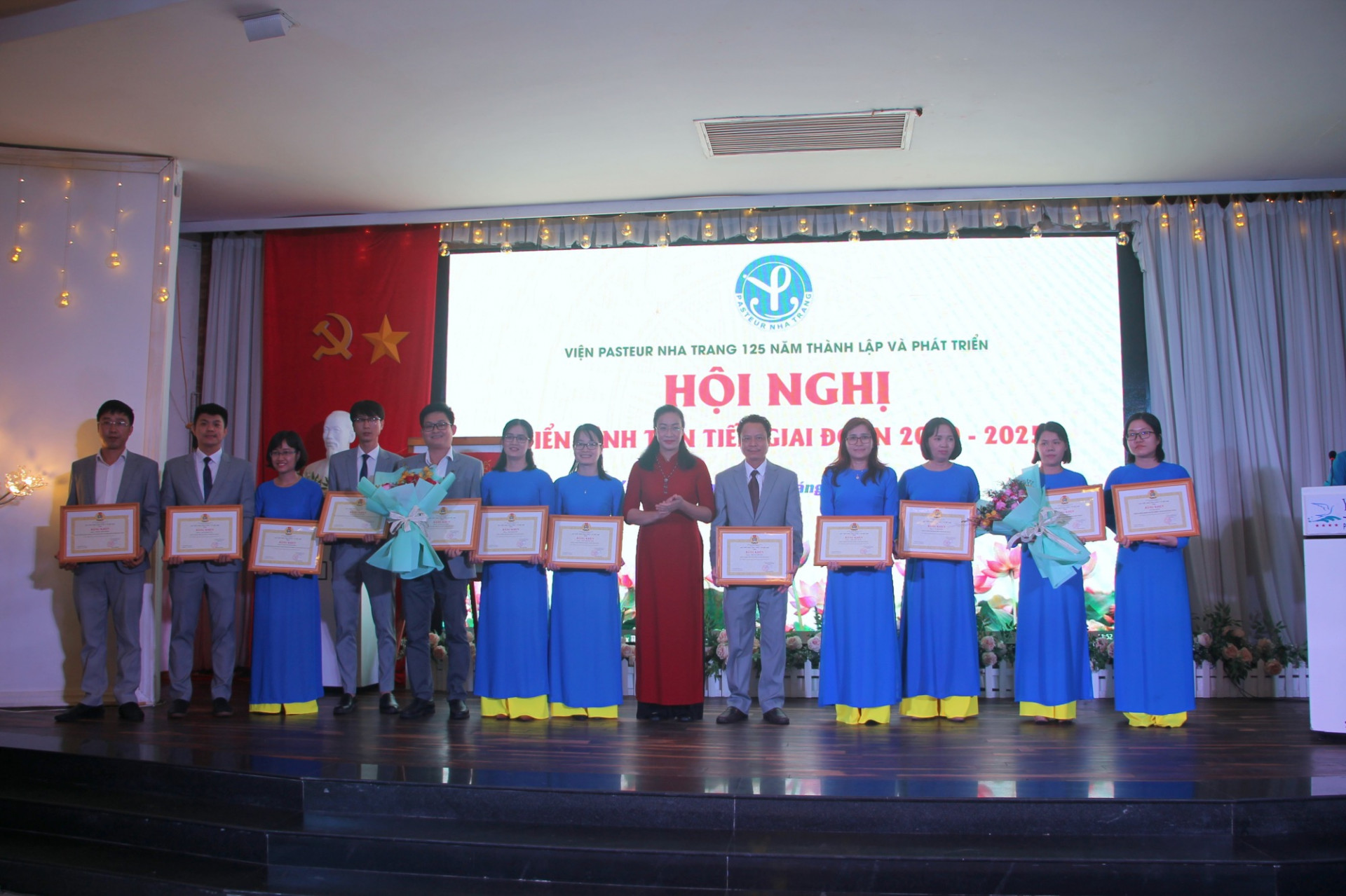 Cá nhân, tập thể nhận bằng khen của Công đoàn Y tế Việt Nam