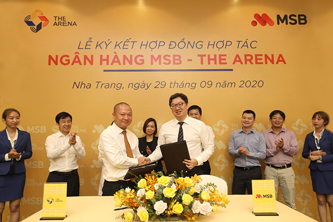 Ông Lê Anh Đức – Chủ tịch HĐQT Cty CP Trần Thái Cam Ranh và ông Nguyễn Hoàng Linh Tổng Giám Đốc MSB ký kết hợp tác chiến lược