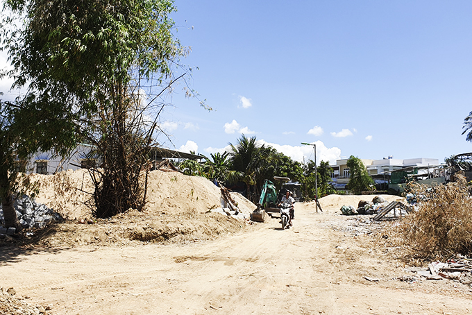 Hai Cơ sở kinh doanh phế liệu, vật liệu xây dựng tại xã Vĩnh Thạnh: Gây ô nhiễm môi trường