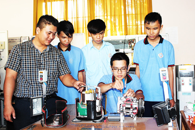 Đào tạo nghề cho người lao động tại Trường Trung cấp Nghề Diên Khánh.